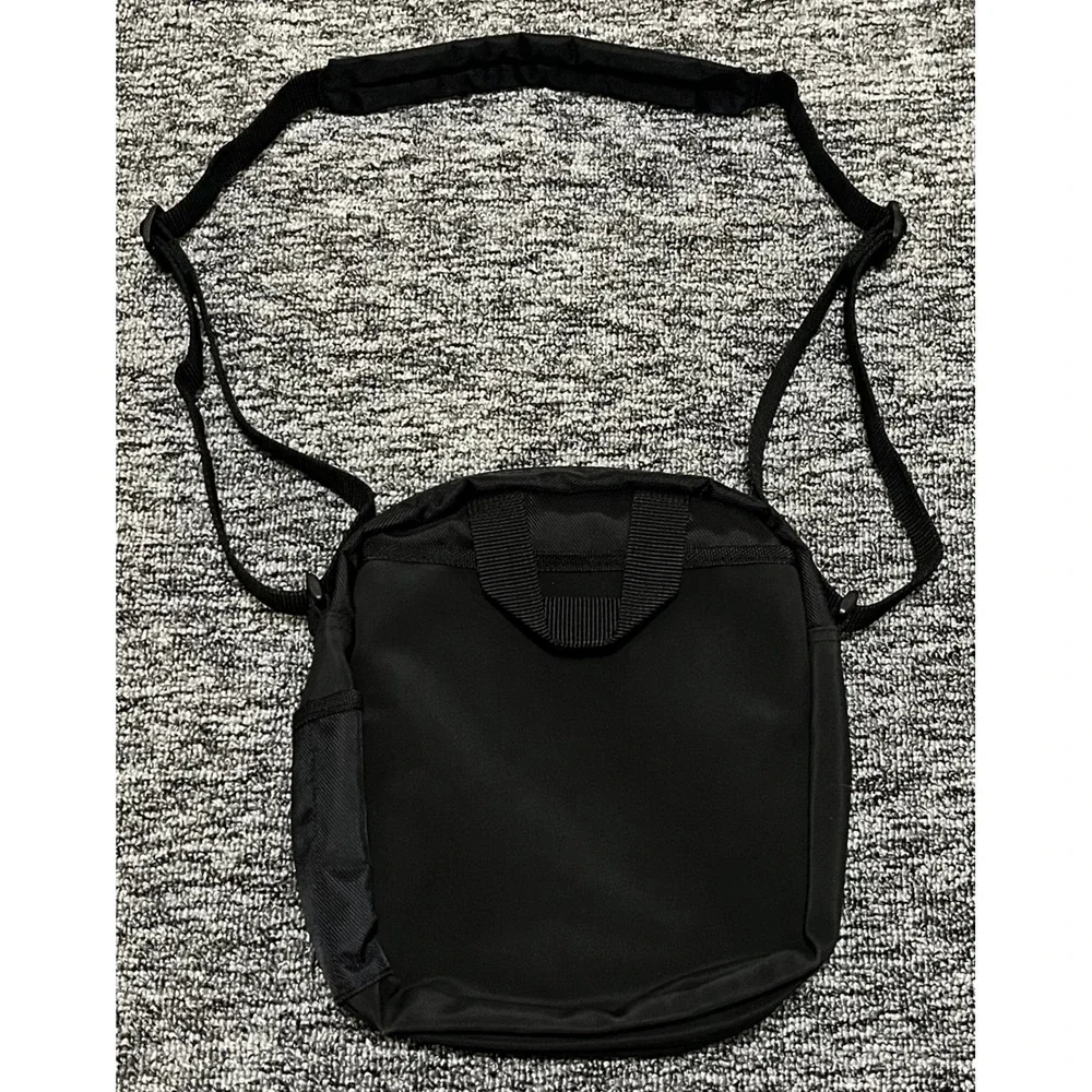 Universal Voyager Black Nylon Crossbody Travel Bag Padded Strap Messenger